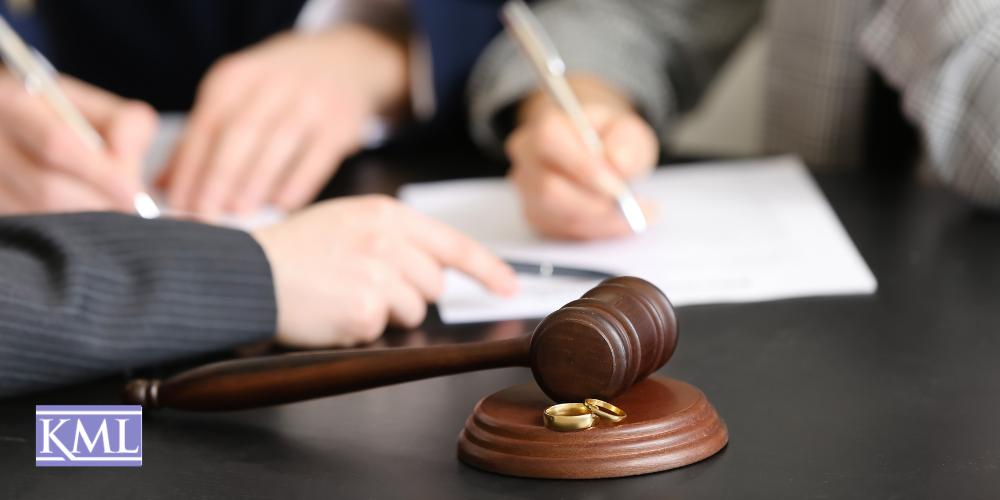 Pro Se Divorce vs Hiring a Family Law Attorney