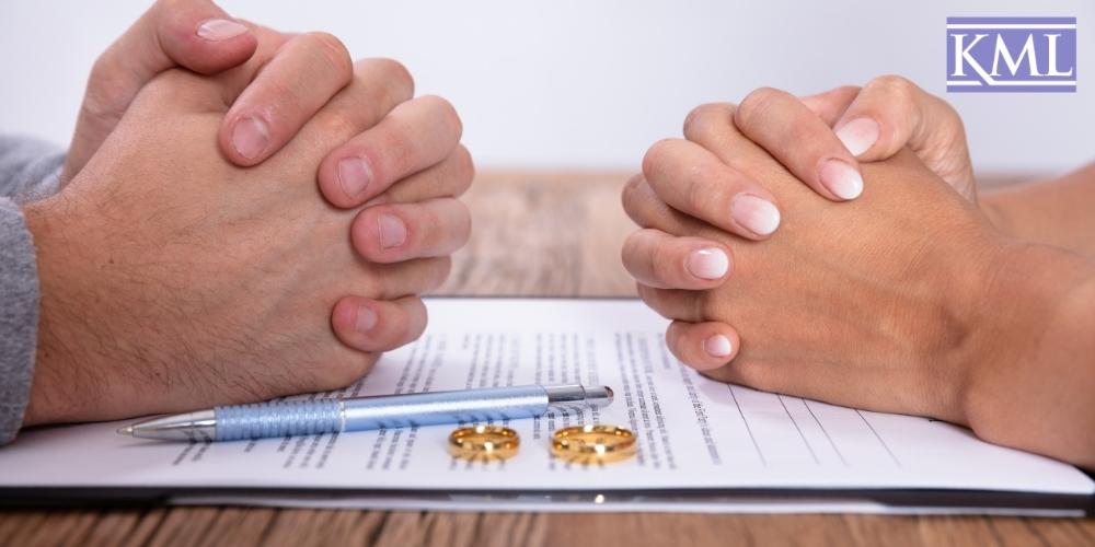 Divorce Lawyer vs. Mediator_ What Is the Difference